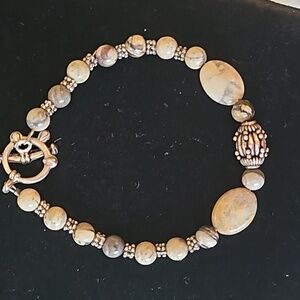 Agate stone bracelet with silvertone beads